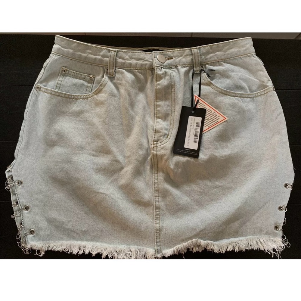 PrettyLittleThing Women's Light Wash Chain Detail Denim Mini Skirt Size 12